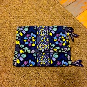 Makeup bag organizer